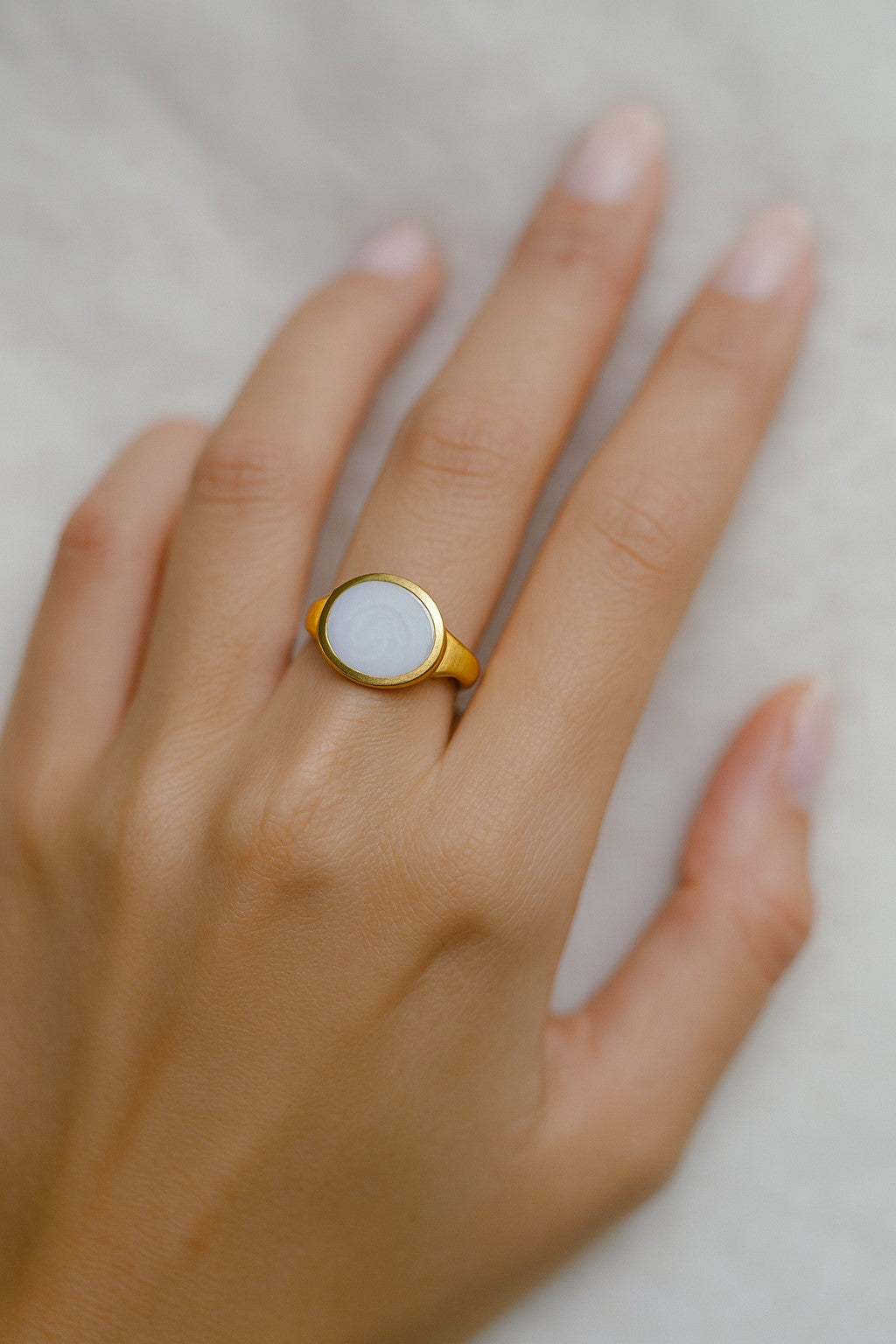 Ring mit elegantem Design aus Edelstahl